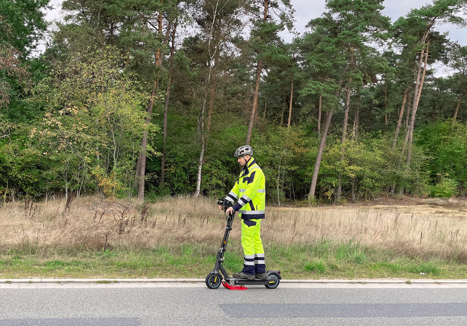 Oberirdische Gaslecksuche mit Laser HUNTER und E-Scooter